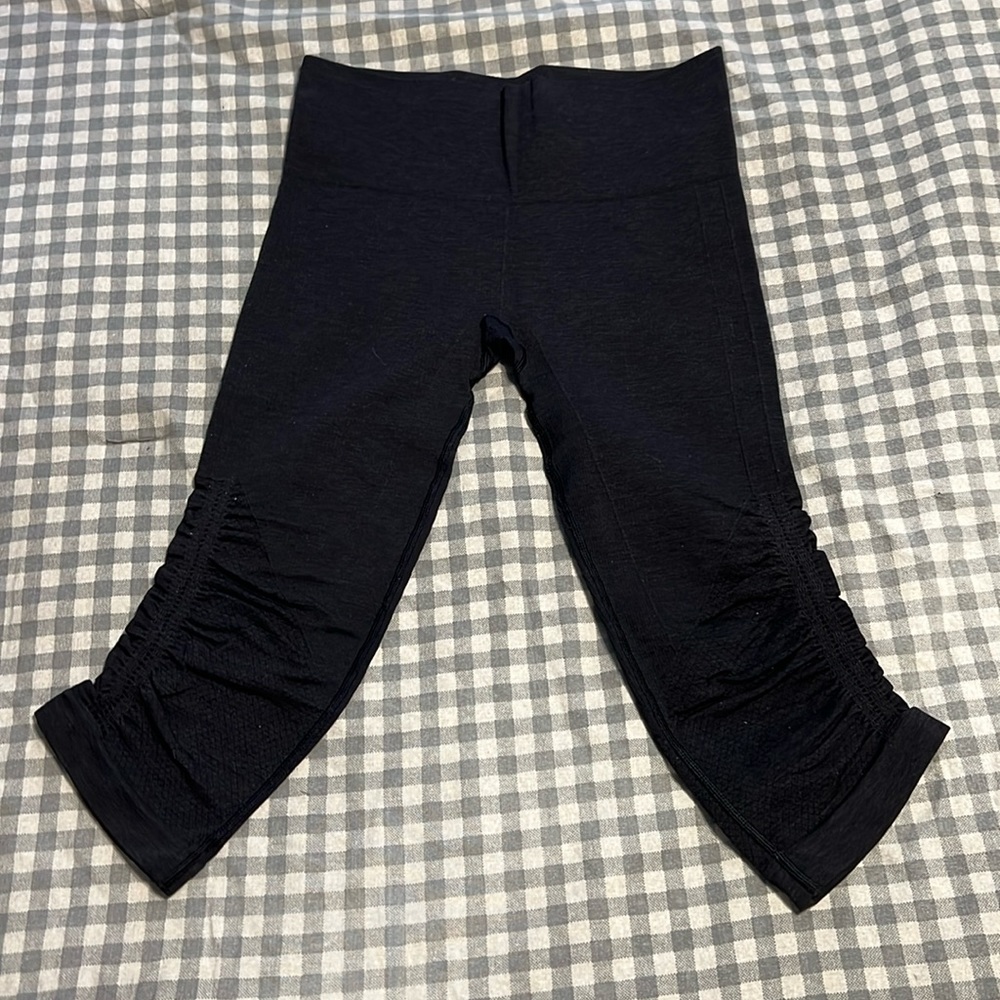 Lululemon workout capris